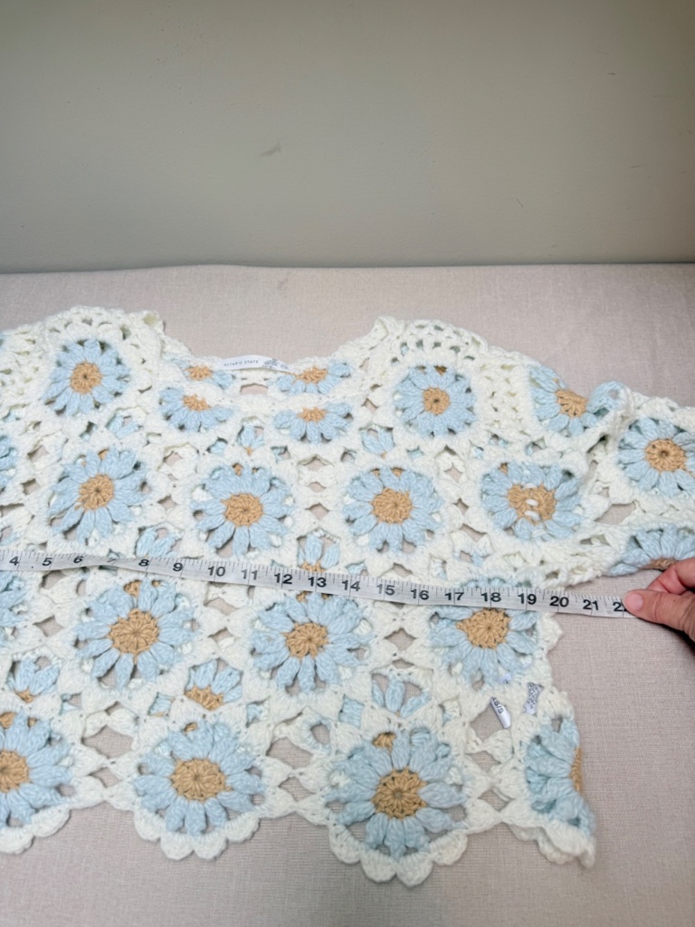 Altar’d State Crocheted Daisy Cropped Summer Sweater Boho Size S - Picture 6 of 11